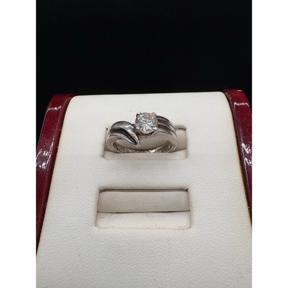 Chevron Sterling Ring Size Seven - 925 Sterling Silver w/ Glowing Yellow Stone - Picture 10 of 11